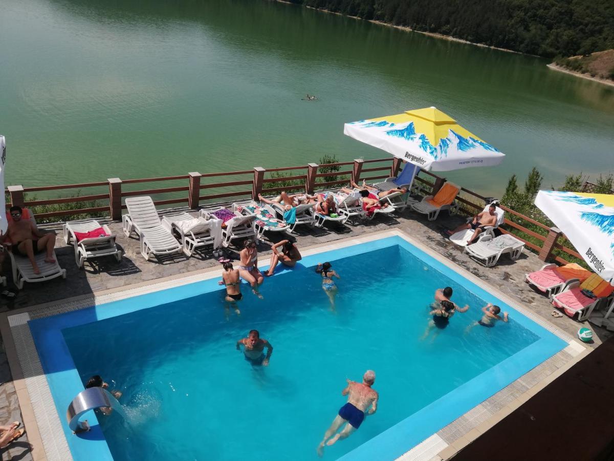 Pensiunea Belvedere Lago Cinciş Esterno foto