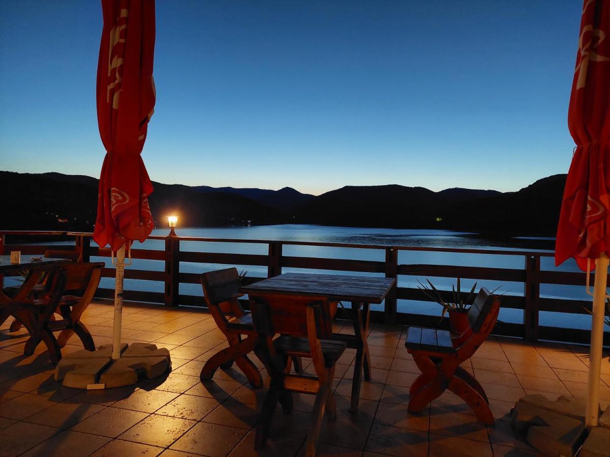 Pensiunea Belvedere Lago Cinciş Esterno foto