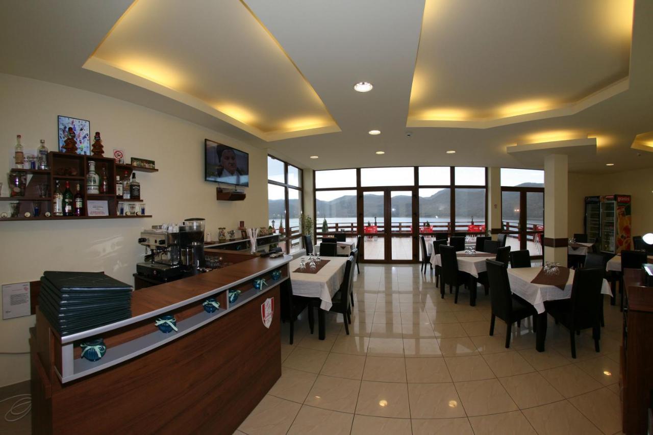 Pensiunea Belvedere Lago Cinciş Esterno foto